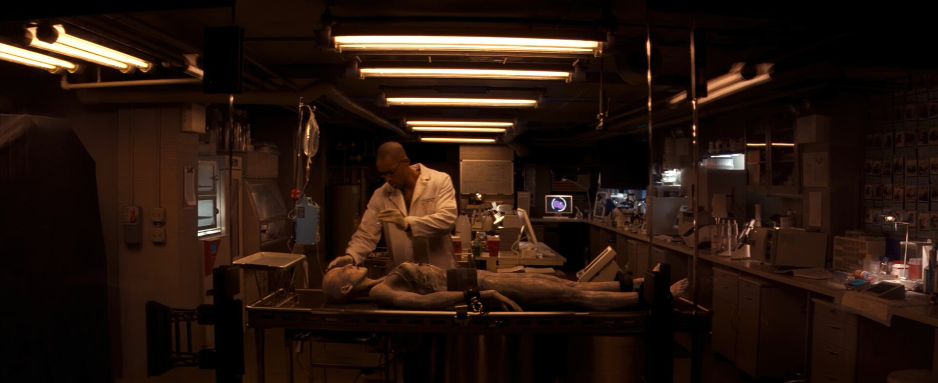 I Am Legend cinematic still